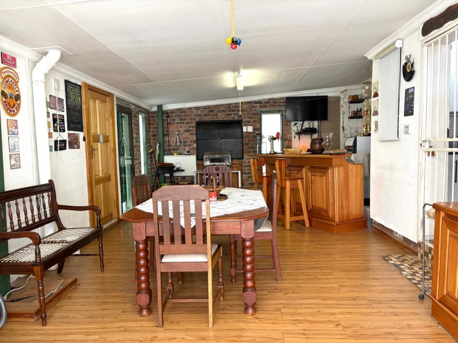 6 Bedroom Property for Sale in Lakeview Free State